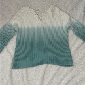Long sleeved shirt with teal fade